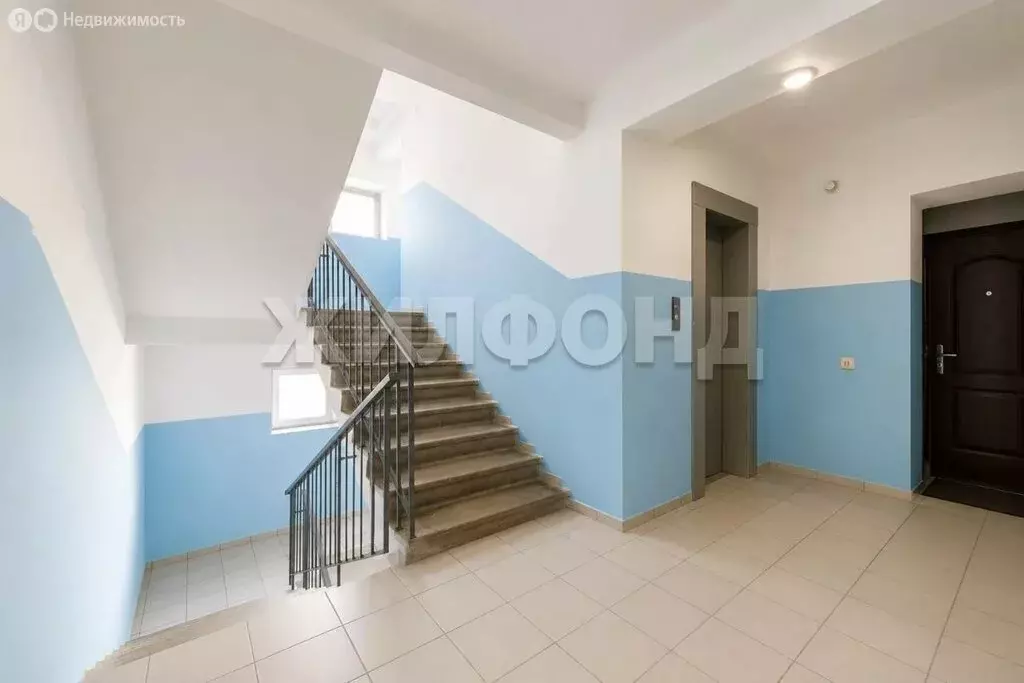3-комнатная квартира: Барнаул, Змеиногорский тракт, 120/12 (69.7 м) - Фото 1