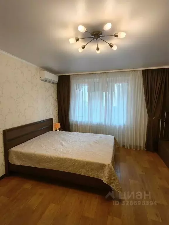 2-к кв. Севастополь ул. Хрусталева, 183 (64.0 м) - Фото 1