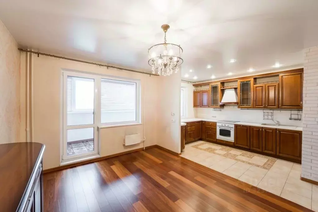 3-к кв. Свердловская область, Екатеринбург ул. Ярославская, 21 (82.7 ... - Фото 1