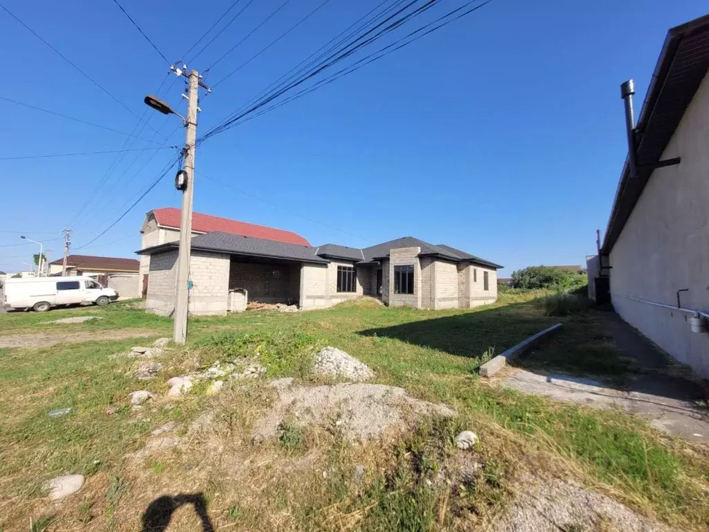 Дом в Кабардино-Балкария, Баксан ул. Мидова (250 м) - Фото 2