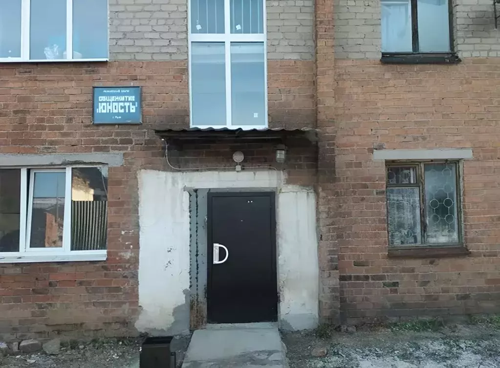Комната Свердловская область, Реж ул. Свердлова, 8 - Фото 0