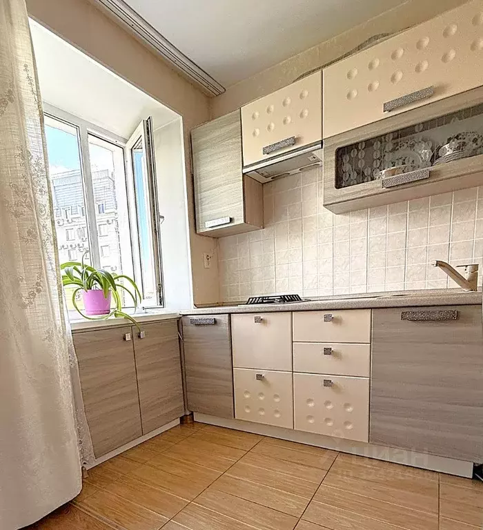 2-к кв. Омская область, Омск ул. Гагарина, 2 (44.0 м) - Фото 2