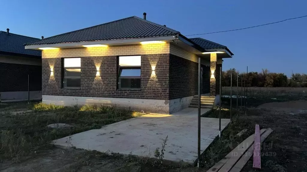 Дом в Оренбургская область, Оренбургский район, с. Благословенка, ... - Фото 0