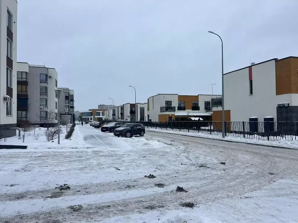 2-к кв. Тюменская область, Тюмень ул. Федюнинского, 30к2 (60.0 м) - Фото 0