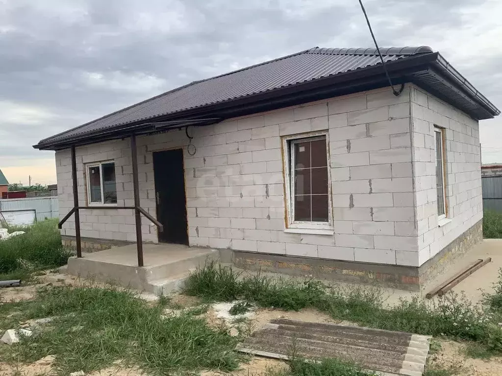 Дом в Калмыкия, Элиста Яшалтинская ул., 3А (50 м) - Фото 0
