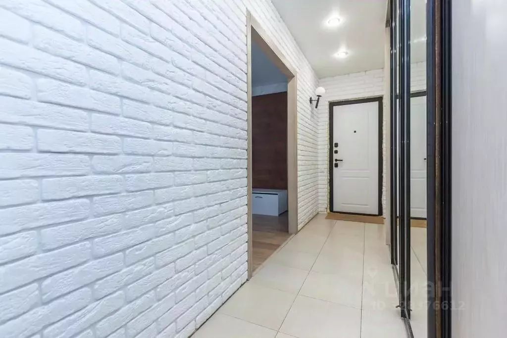 2-к кв. Башкортостан, Уфа ул. Юрия Гагарина, 64 (56.7 м) - Фото 1