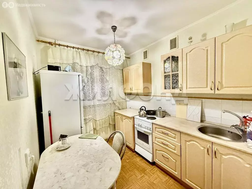 2-комнатная квартира: Тольятти, проспект Степана Разина, 18 (47 м) - Фото 1