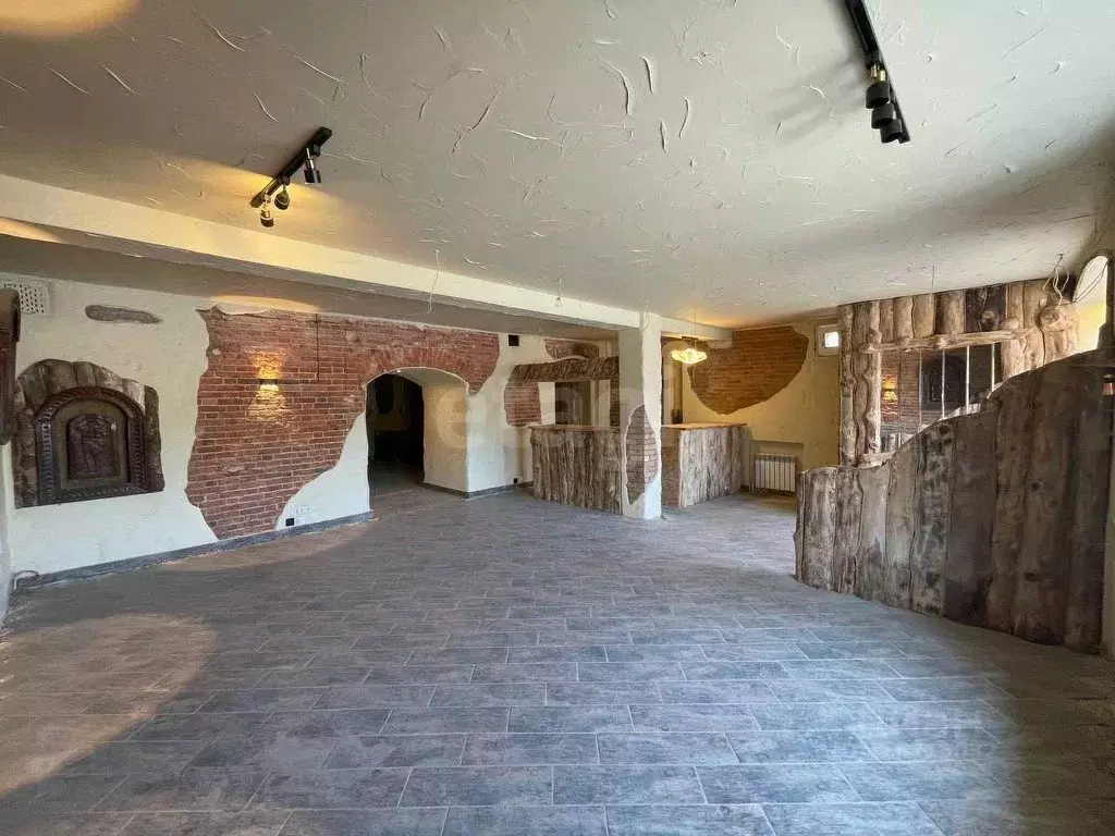 Торговая площадь в Брянская область, Брянск ул. Калинина, 95 (200 м) - Фото 1