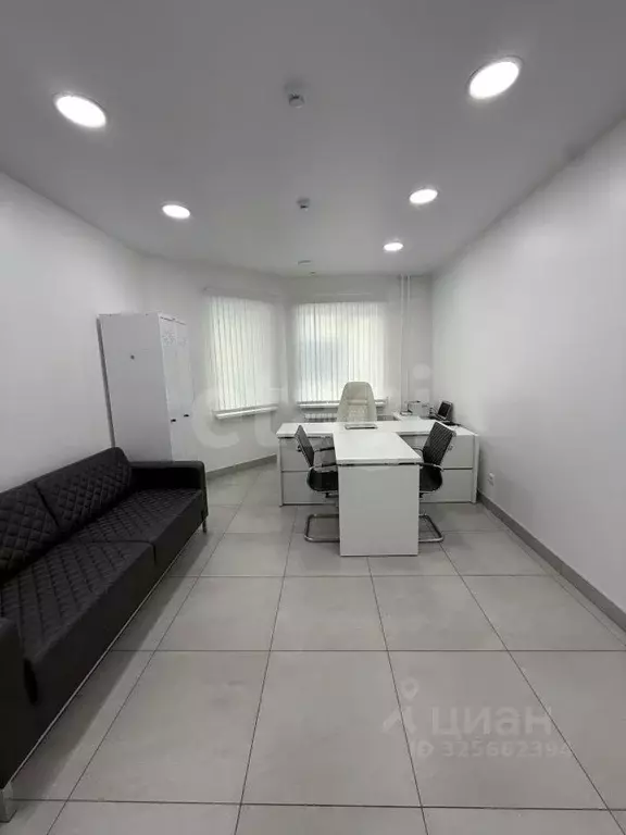 Офис в Ханты-Мансийский АО, Сургут ул. 30 лет Победы, 62 (132 м) - Фото 1