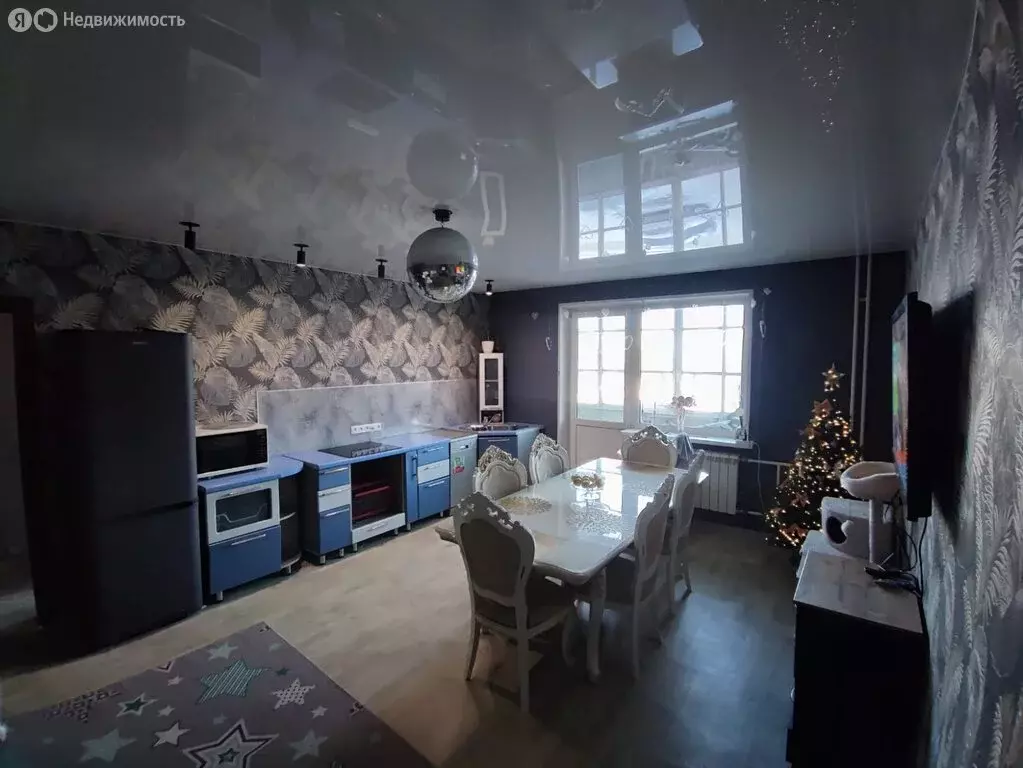 3-комнатная квартира: Красноярск, микрорайон Энергетики, Свободная ... - Фото 0