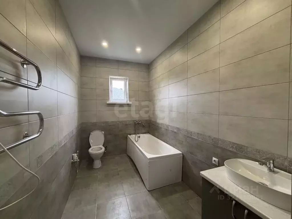 Дом в Белгородская область, Яковлевский муниципальный округ, с. ... - Фото 1