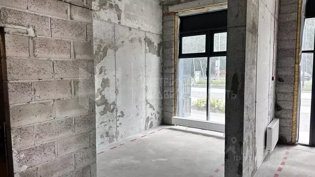 Помещение свободного назначения в Тюменская область, Тюмень ул. Андрея ... - Фото 1