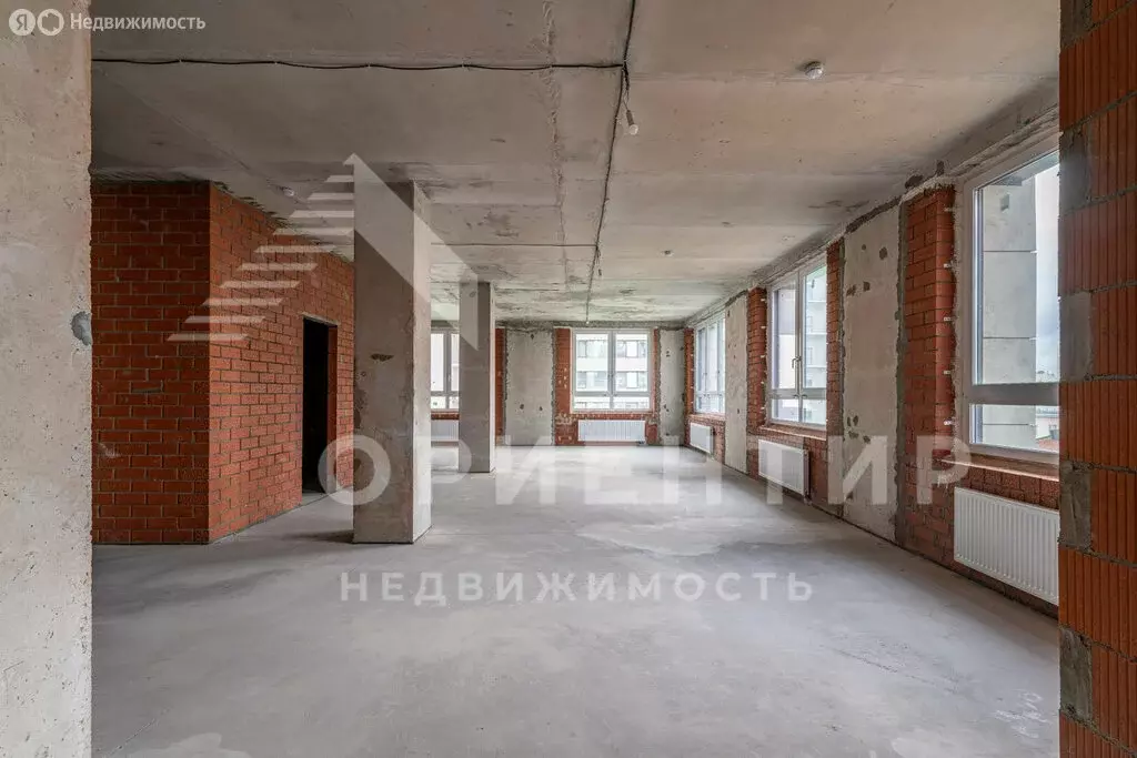 Квартира-студия: Екатеринбург, улица Попова, 18 (113.5 м) - Фото 2