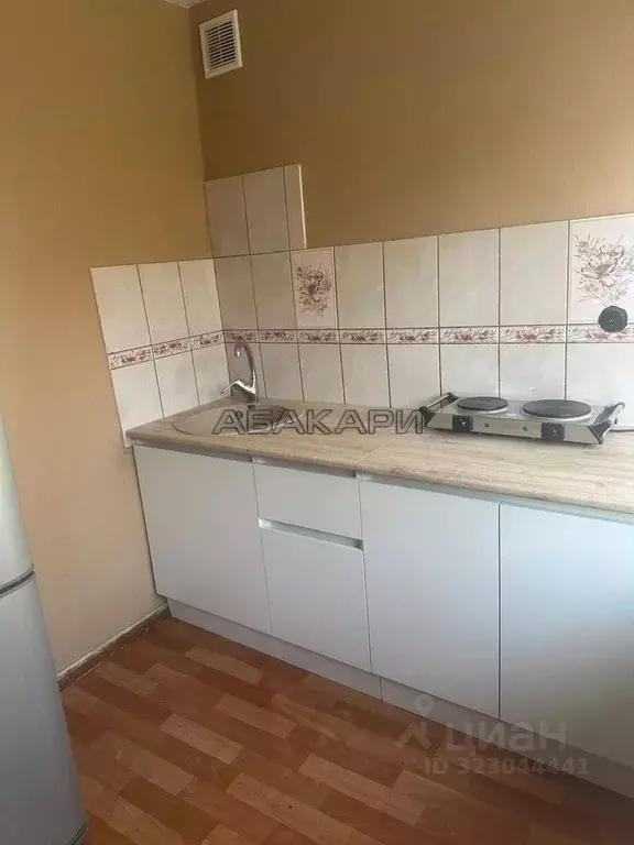 2-к кв. Красноярский край, Красноярск Московская ул., 6 (57.0 м) - Фото 0