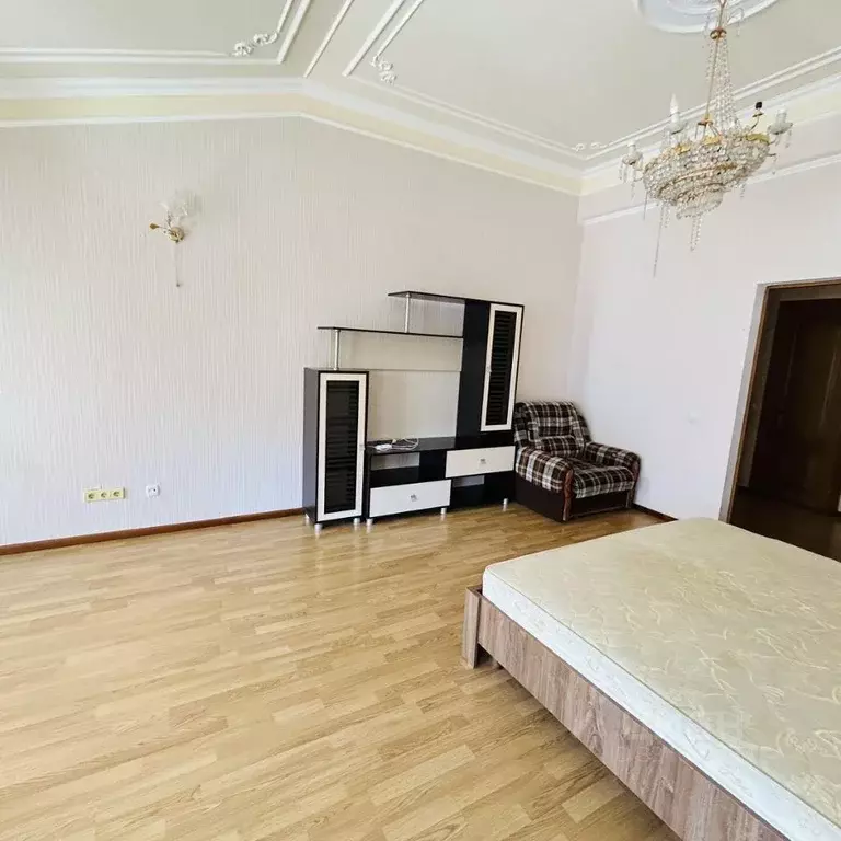 1-к кв. Крым, Ялта ул. Красноармейская, 40 (68.0 м) - Фото 0