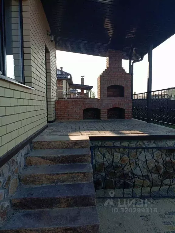 Дом в Белгородская область, Белгородский район, Дубовское с/пос, с. ... - Фото 1