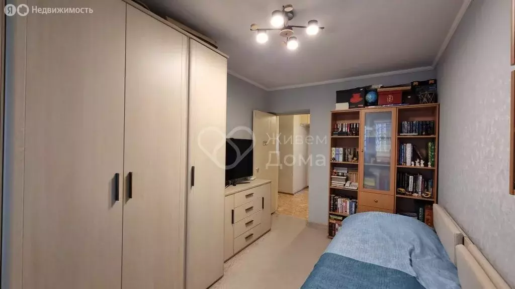 3-комнатная квартира: Волгоград, улица Маршала Ерёменко, 68 (61.4 м) - Фото 1