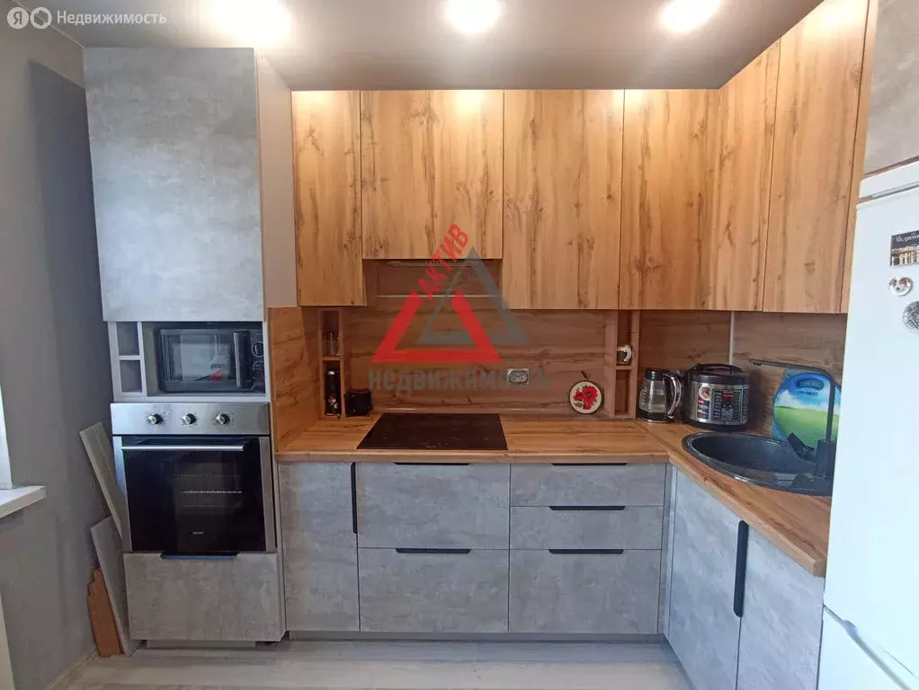 2-комнатная квартира: Каменск-Уральский, улица Суворова, 30 (50.4 м) - Фото 1