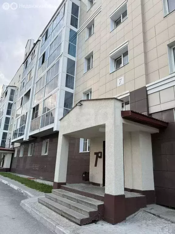 3-комнатная квартира: Новосибирск, улица Связистов, 154 (79 м) - Фото 0