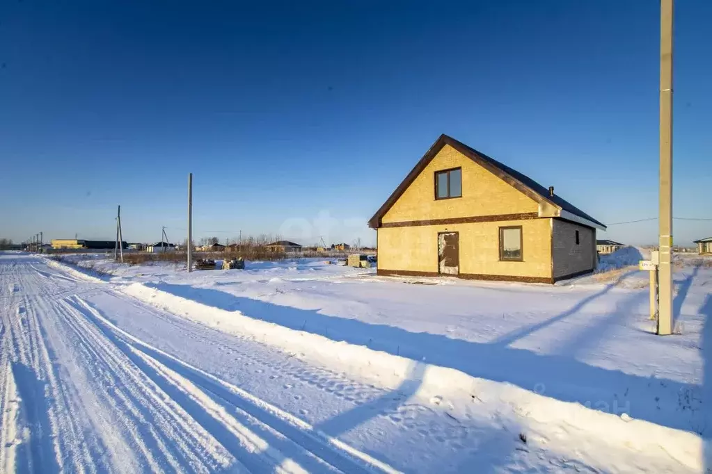 Дом в Тюменская область, Тюменский муниципальный округ, с. Чикча, ... - Фото 1