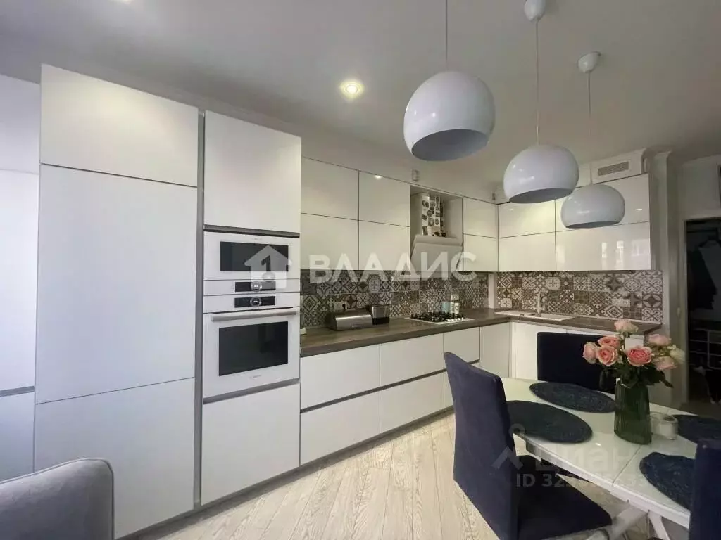 3-к кв. Калининградская область, Калининград Красная ул., 139Б (112.1 ... - Фото 1