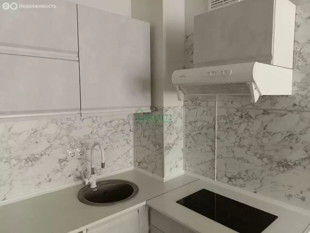 1-комнатная квартира: Тобольск, 6-й микрорайон, 110к1 (39 м) - Фото 1