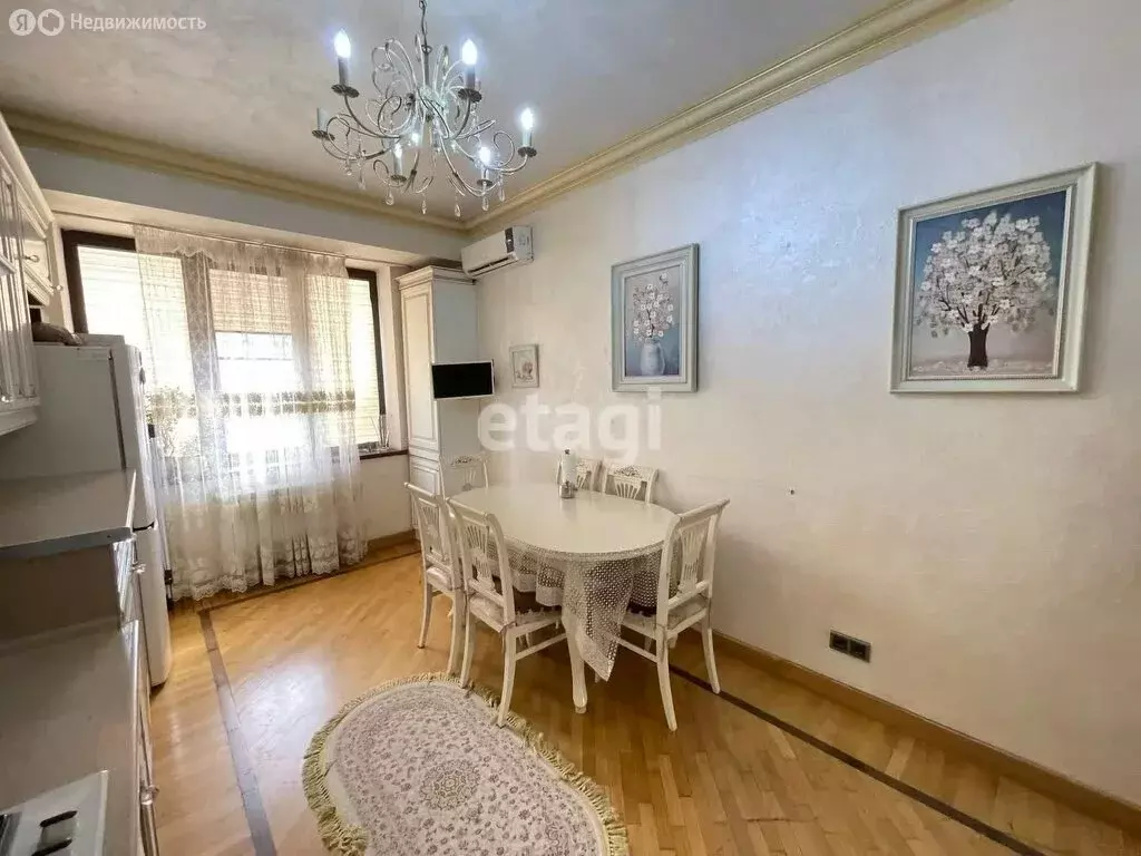 3-комнатная квартира: Махачкала, улица Гагарина, 57 (82 м) - Фото 1