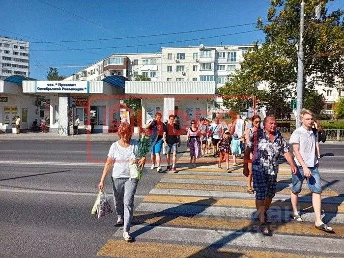 Торговая площадь в Севастополь просп. Октябрьской Революции, 43Д (30 ... - Фото 1