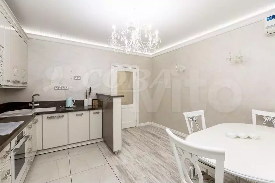 4-к. квартира, 200 м, 5/6 эт. - Фото 1