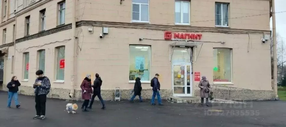 Торговая площадь в Санкт-Петербург ул. Коммуны, 58 (401 м) - Фото 1