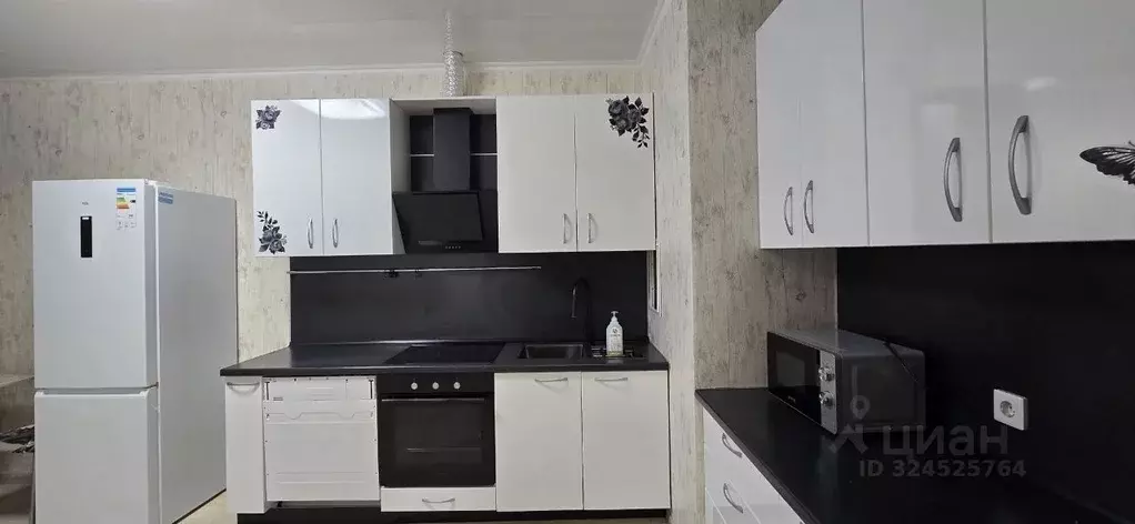 2-к кв. Тюменская область, Тюмень ул. Парада Победы, 9 (60.0 м) - Фото 2