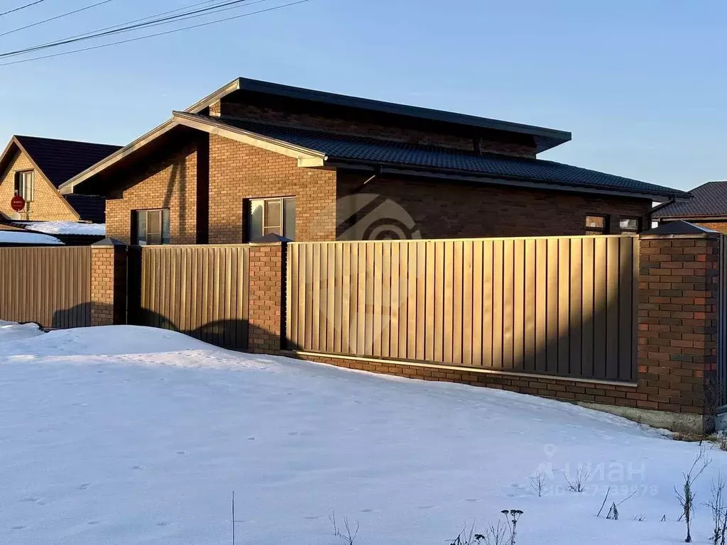Дом в Белгородская область, Старооскольский городской округ, с. ... - Фото 1