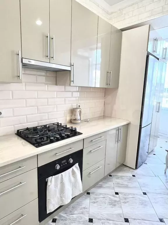 2-к. квартира, 80 м, 9/12 эт. - Фото 1