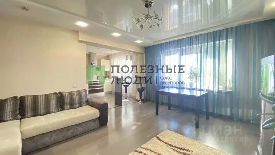 4-к кв. Красноярский край, Красноярск ул. Молокова, 16 (107.9 м) - Фото 0