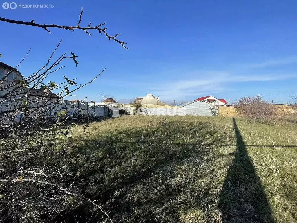 Участок в Симферопольский район, село Мирное (8.1 м) - Фото 1