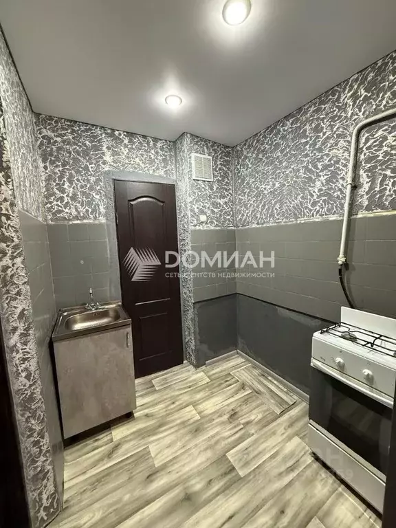 2-к кв. Ростовская область, Новочеркасск ул. Искра (22.7 м) - Фото 0