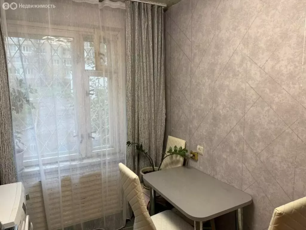 3-комнатная квартира: Уфа, улица Уфимское Шоссе, 29 (59.9 м) - Фото 1