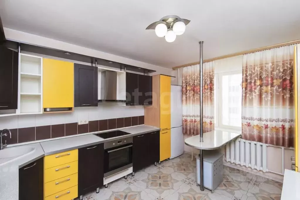 3-к кв. Тюменская область, Тюмень ул. Пермякова, 72к1 (90.9 м) - Фото 2