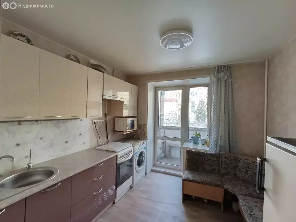 3-комнатная квартира: Екатеринбург, улица Карла Маркса, 36 (70.6 м) - Фото 0