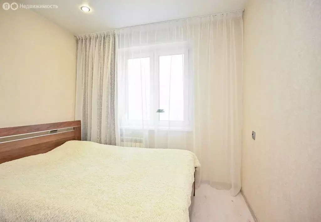 3-комнатная квартира: Красноярск, улица Дмитрия Мартынова, 24 (65 м) - Фото 1