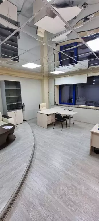 Офис в Ханты-Мансийский АО, Нижневартовск ул. Чапаева, 27 (34 м) - Фото 1