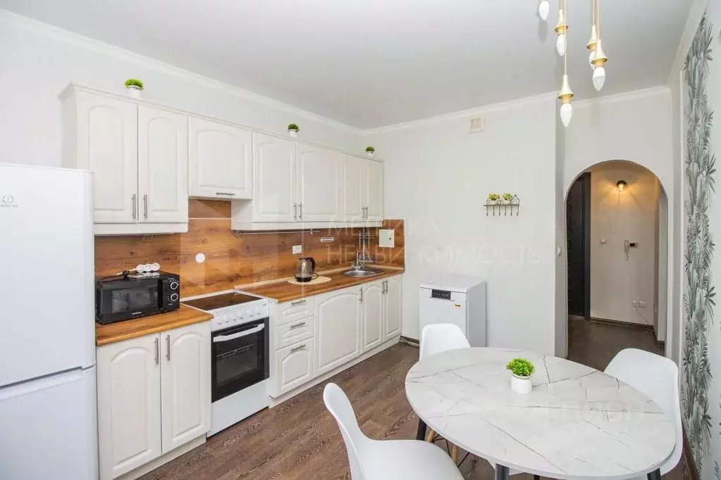 1-к кв. Тюменская область, Тюмень ул. Александра Протозанова, 18к1 ... - Фото 1