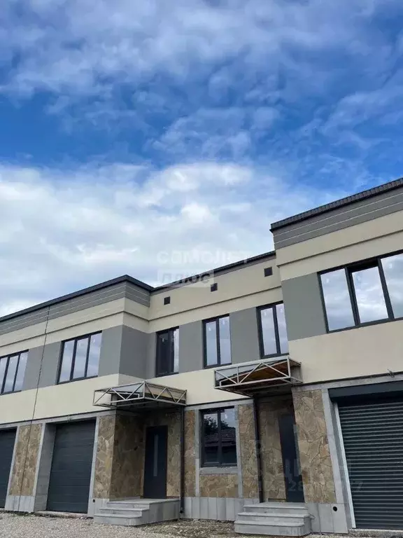 Таунхаус в Кабардино-Балкария, Нальчик ул. Мальбахова, 121 (190 м) - Фото 1