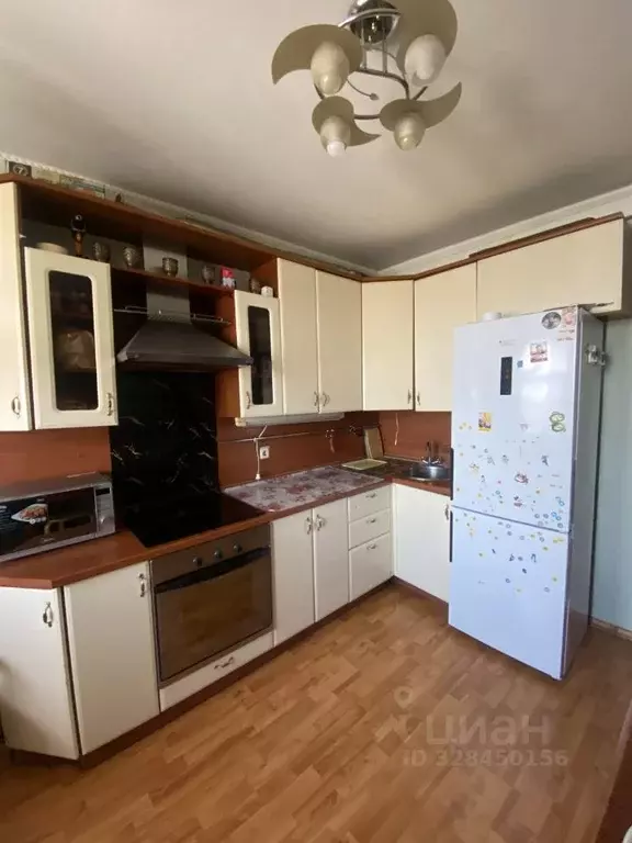 2-к кв. Московская область, Лобня ул. Чайковского, 18 (58.0 м) - Фото 1