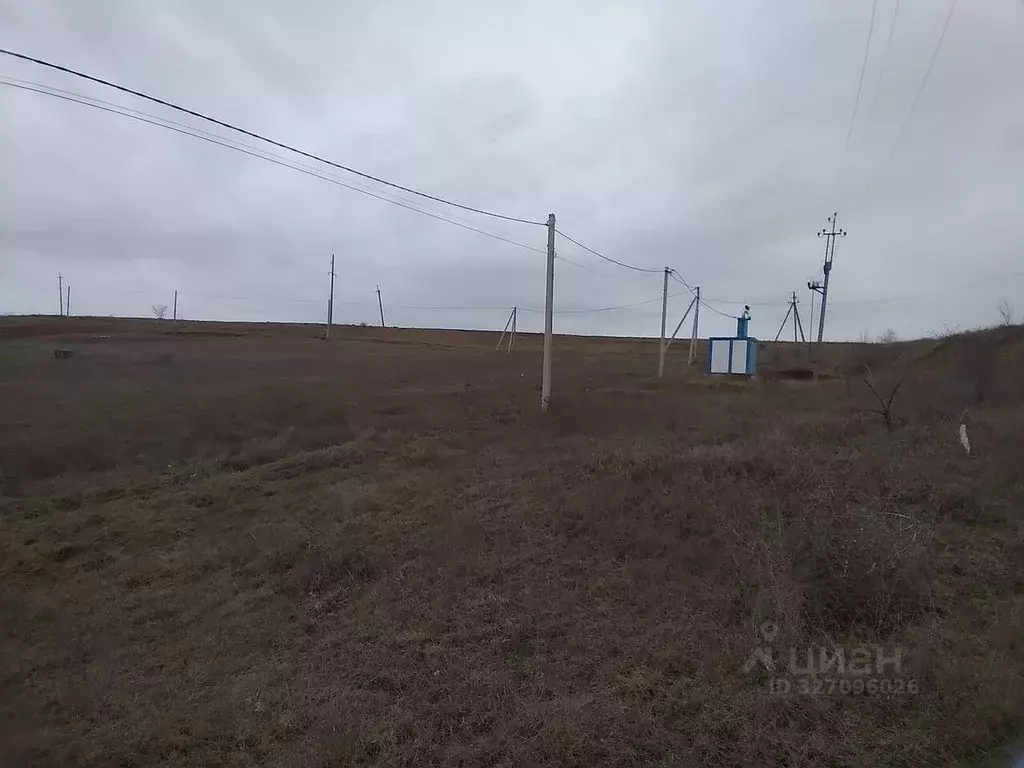 Участок в Крым, Симферопольский район, Пожарское с/пос, с. Водное ул. ... - Фото 1