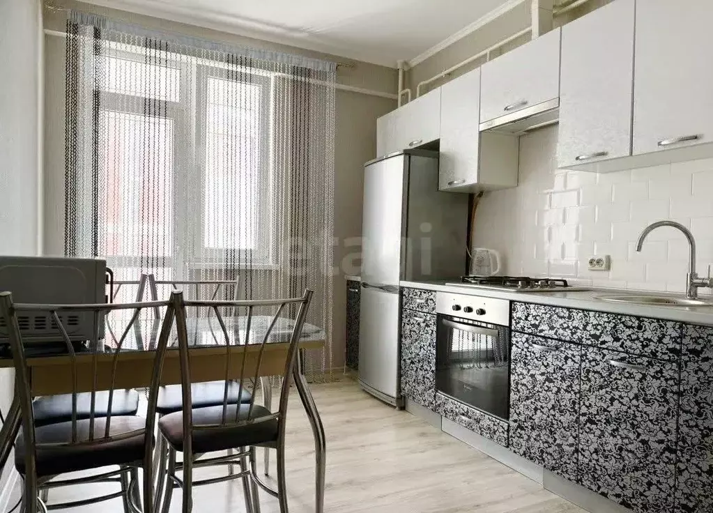 2-к кв. Крым, Симферополь ул. Севастопольская (68.0 м) - Фото 2
