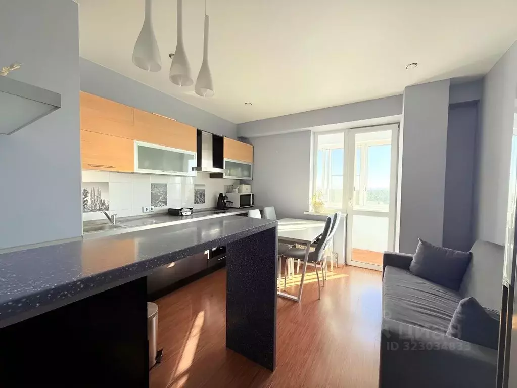 2-к кв. Свердловская область, Екатеринбург ул. Соболева, 19 (66.3 м) - Фото 1