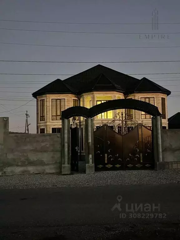 Дом в Чеченская республика, Грозный ул. Р.С. Губаева (320 м) - Фото 1