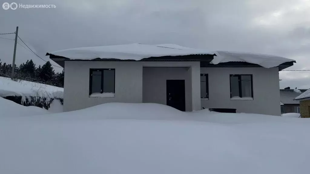 Дом в Октябрьский, проезд Буровиков (120 м) - Фото 1