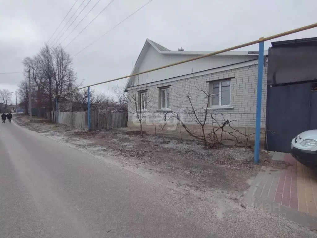 Дом в Белгородская область, Корочанский район, с. Погореловка ... - Фото 1
